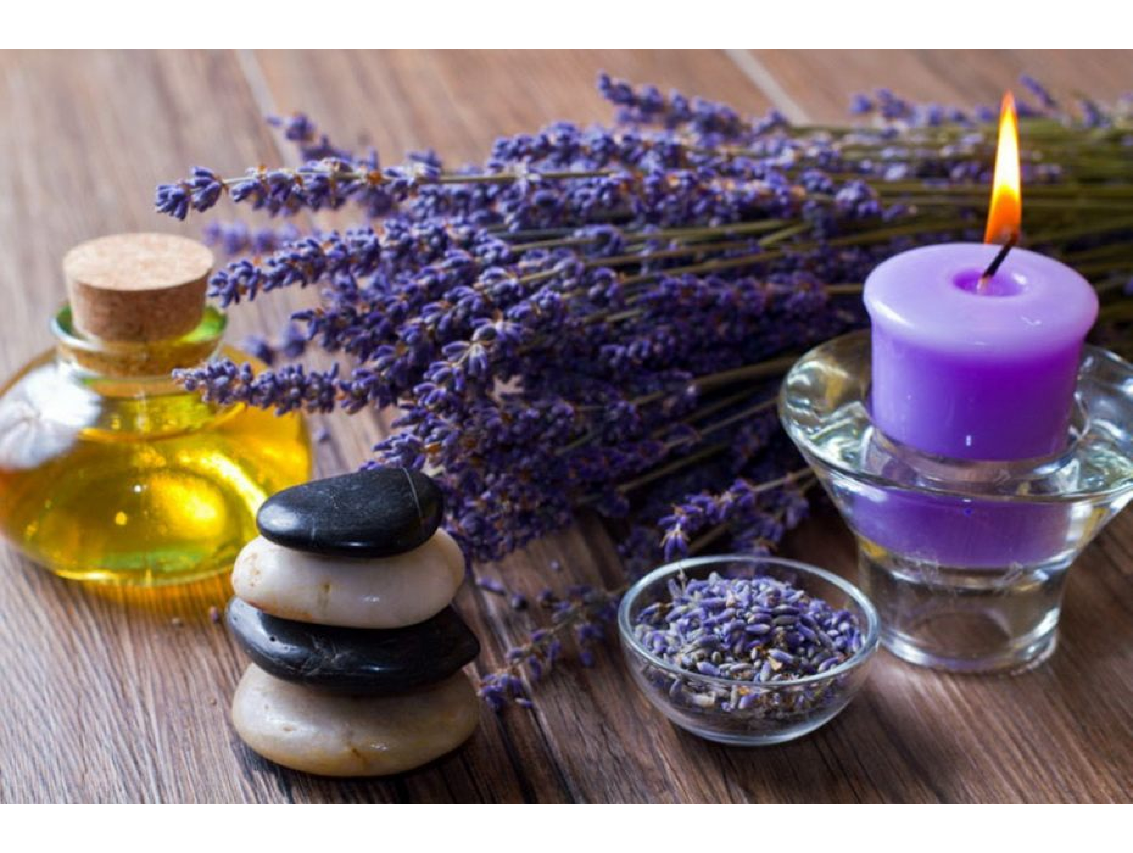 Lavender therapeutic essential oil 