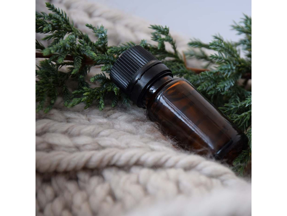 Essential oil of juniper berries is therapeutic